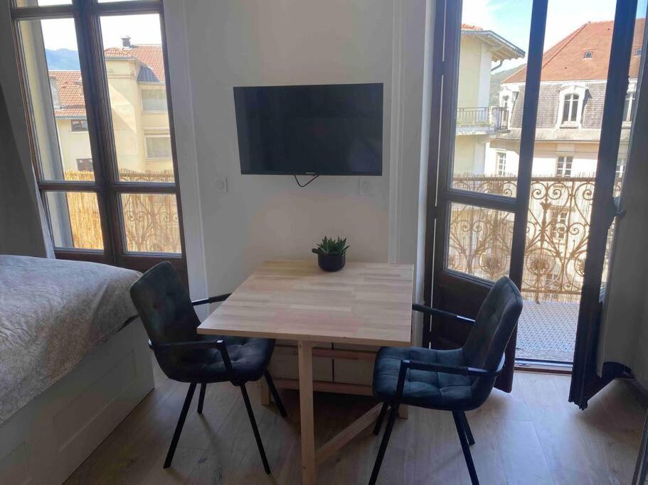 Studio Refait A Neuf En Hypercentre Avec Balcon Aix-les-Bains Extérieur photo